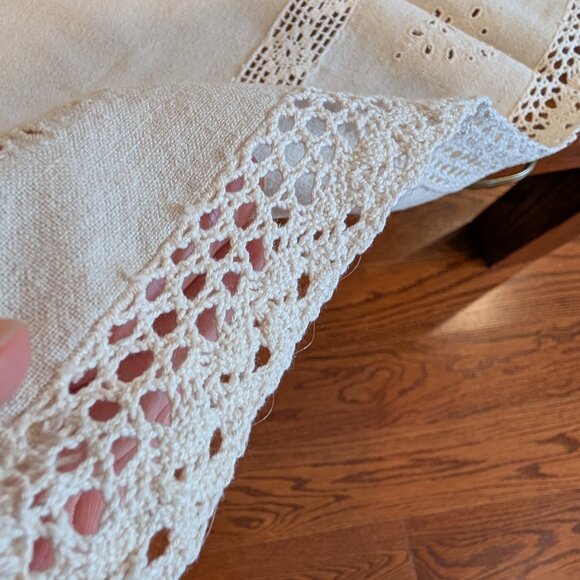 Vintage Emroidered Square Tablecloth 34x32.4 inches - Picture 3 of 7